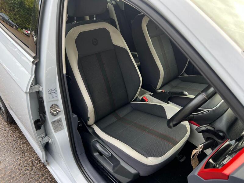 Volkswagen Polo view 7