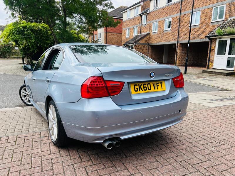 BMW 3 Series view 4
