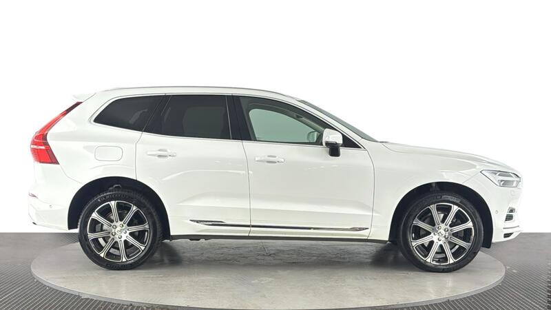 Volvo XC60 view 3