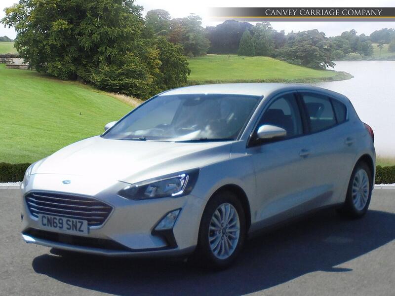 Ford Focus view 2
