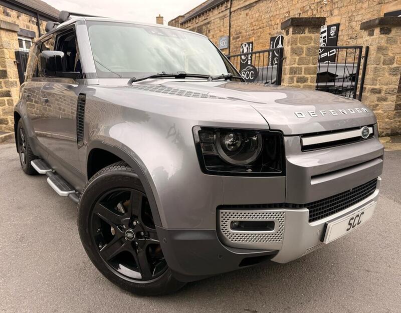 Land Rover Defender 110 view 3