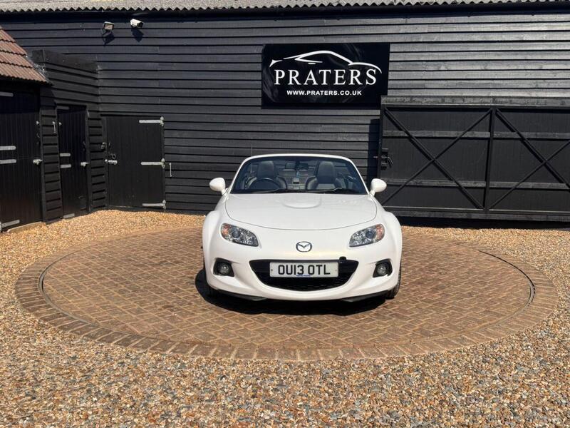 Mazda MX-5 view 3