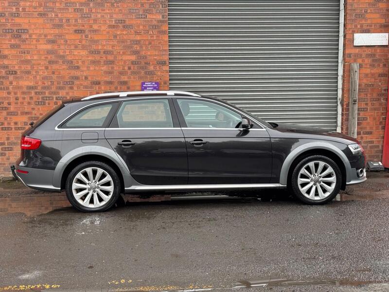 Audi A4 view 5