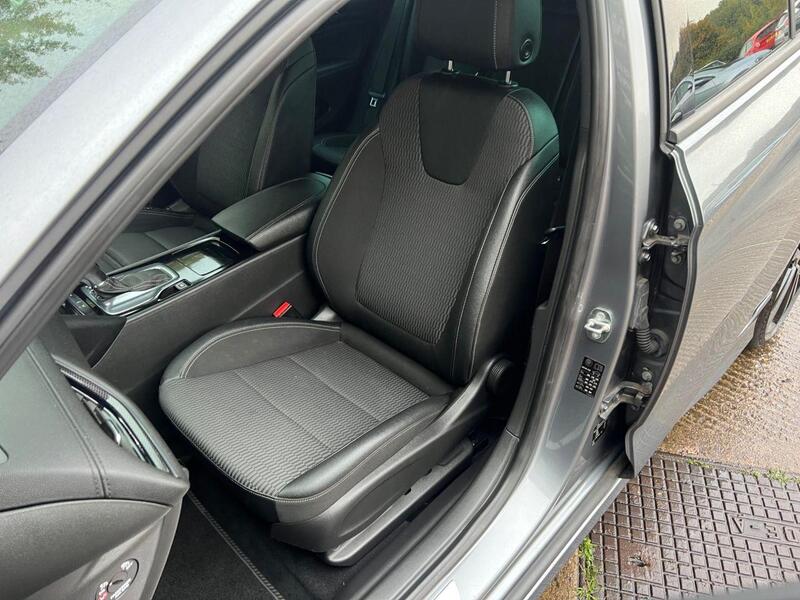 Vauxhall Insignia view 16