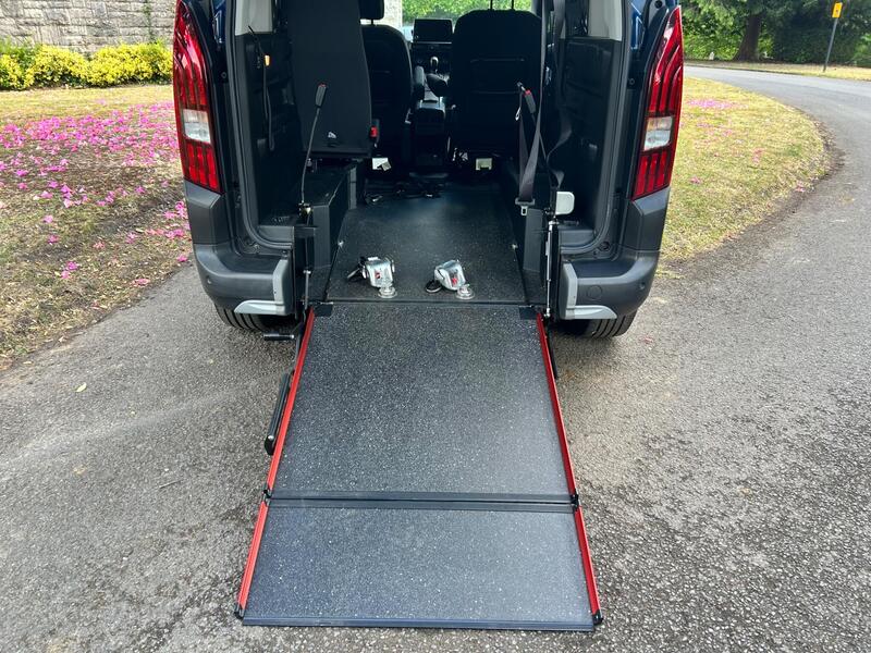 Peugeot Rifter view 3
