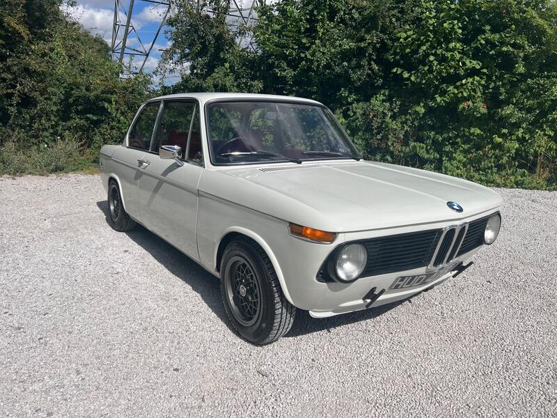 BMW 2002 main image