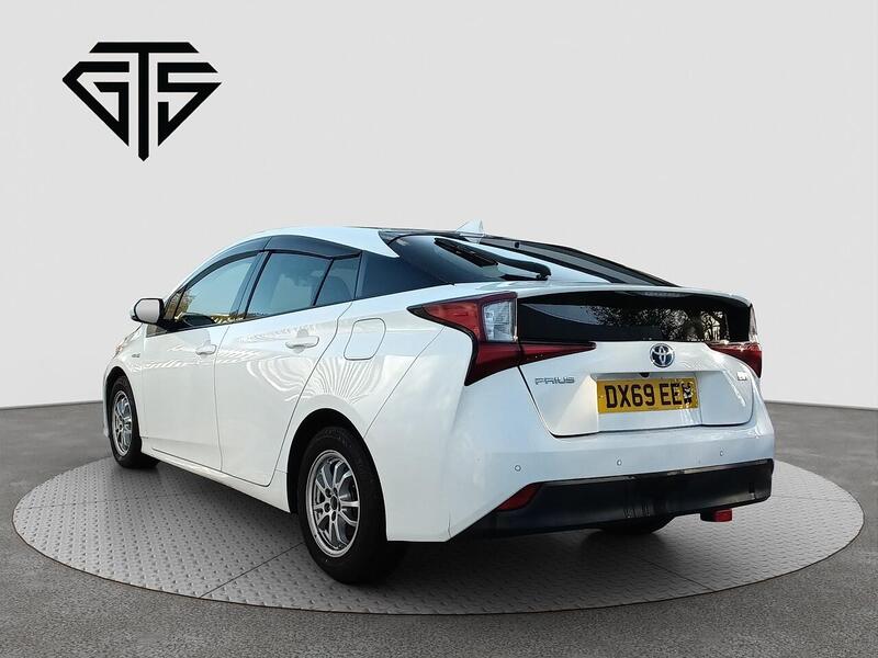 Toyota Prius view 5
