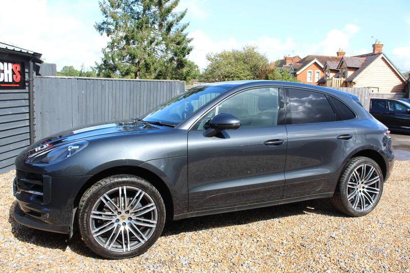 Porsche Macan view 16