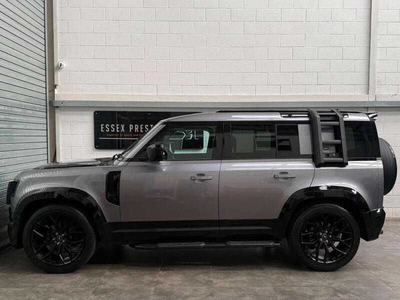 Land Rover Defender 110 view 5