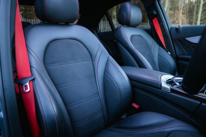 Mercedes-Benz C-Class view 4