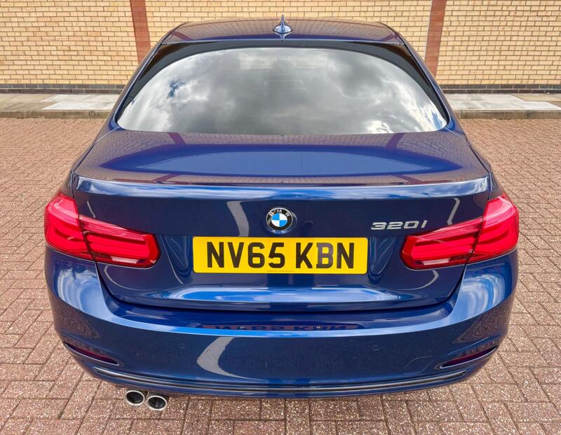 BMW 3 Series view 6