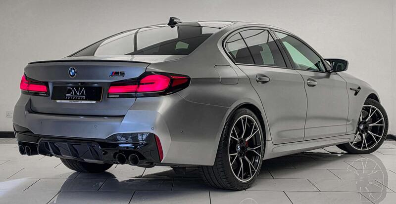 BMW M5 view 3