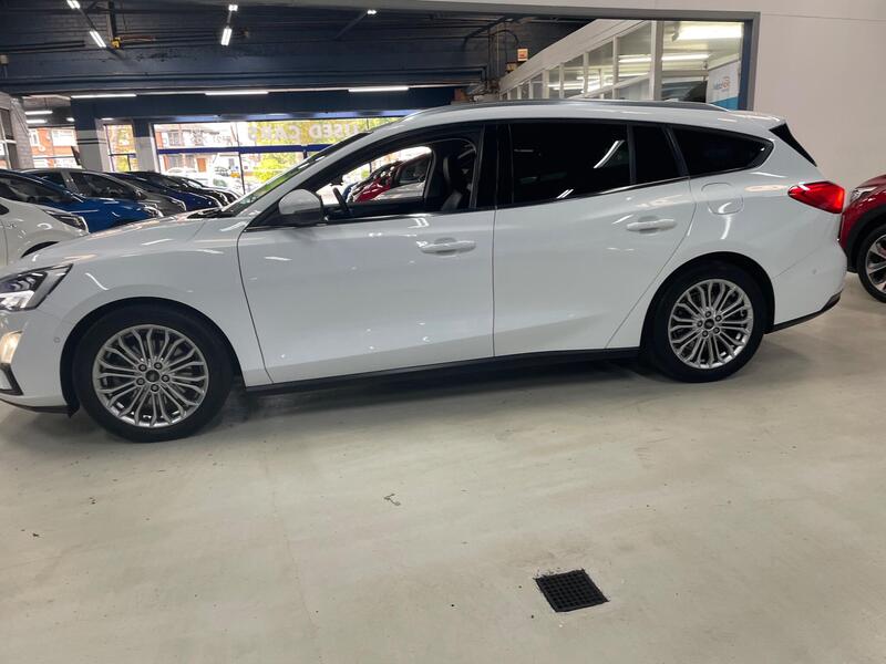Ford Focus view 4