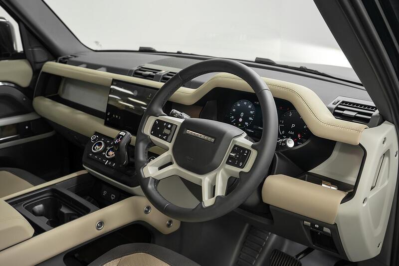 Land Rover Defender 90 view 2