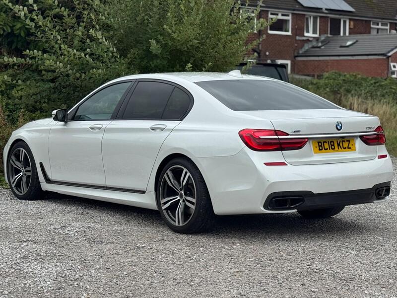 BMW 7 Series view 6