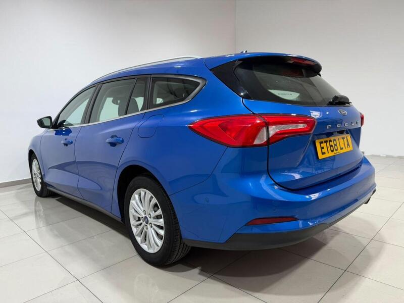 Ford Focus view 6