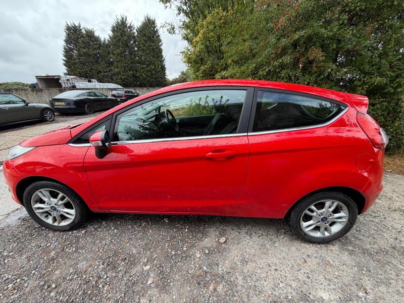 2015 Ford Fiesta — photo 6