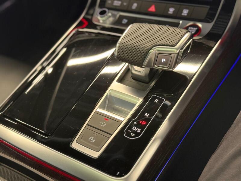 Audi SQ7 view 58