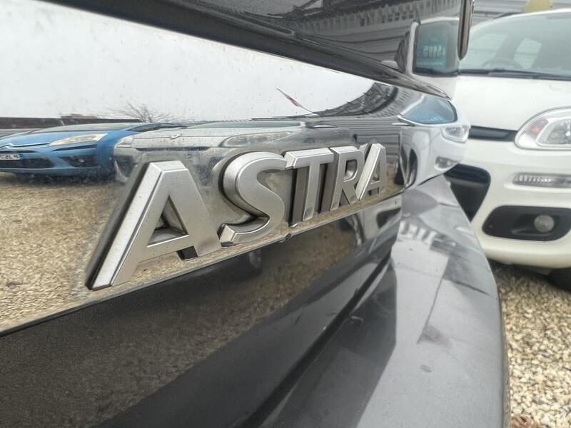 Vauxhall Astra view 7