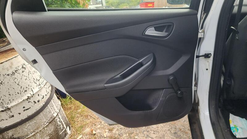 2014 Ford Focus — photo 33