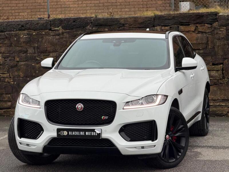 Jaguar F-Pace view 3