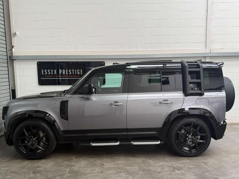 Land Rover Defender 110 view 5