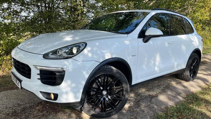 2015 Porsche Cayenne 3.0 TD V6 TiptronicS 4WD Euro 6 (s/s) 5dr for sale at IHK Enterprise West Sussex