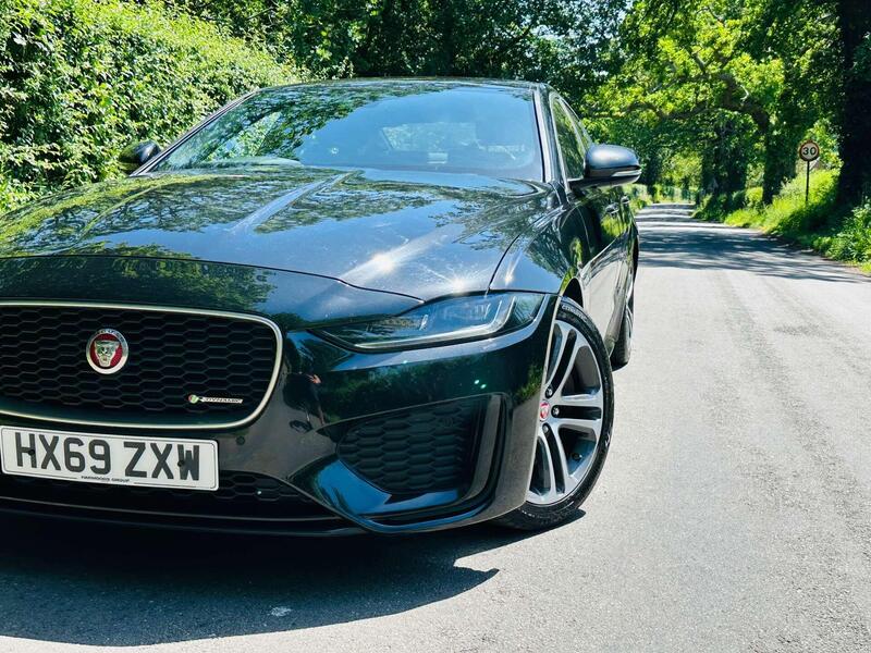 Jaguar Xe view 4