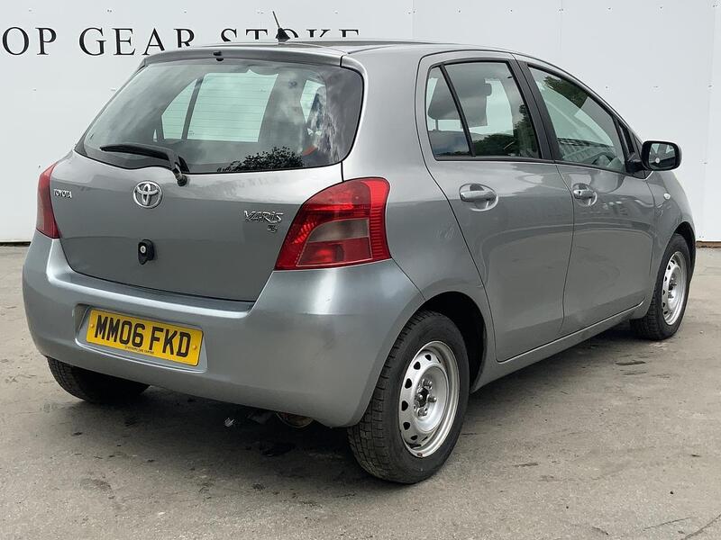 Toyota Yaris view 5