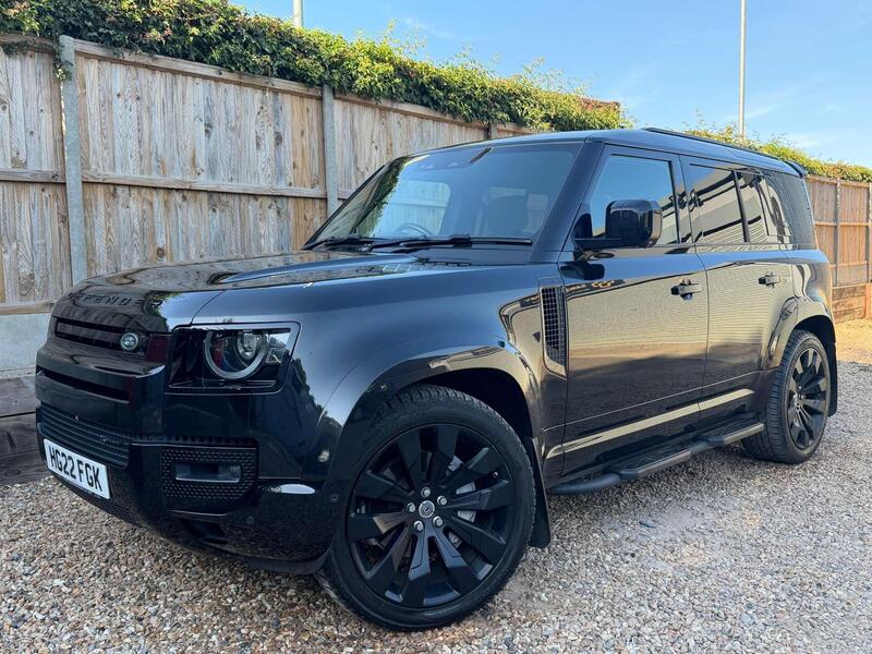 Land Rover Defender 110 main image