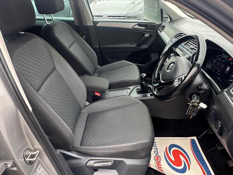Volkswagen Tiguan view 6