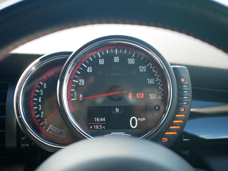 MINI Hatch view 7