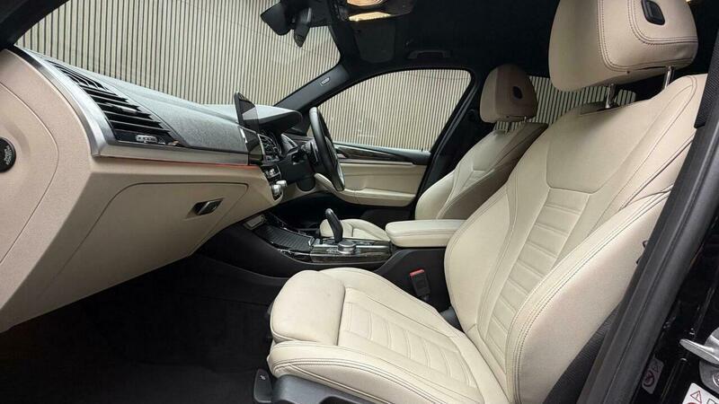 BMW X3 view 3