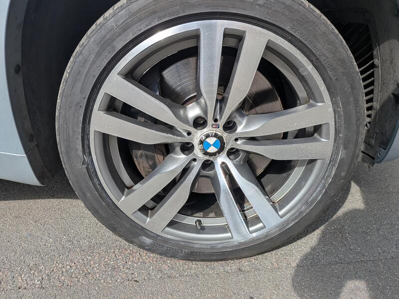 BMW X5 M view 10