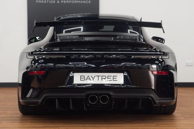 Porsche 911 view 7