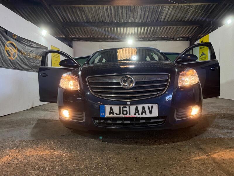 2011 Vauxhall Insignia — photo 25