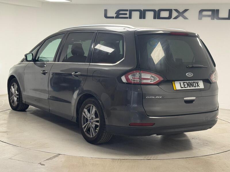 Ford Galaxy view 4
