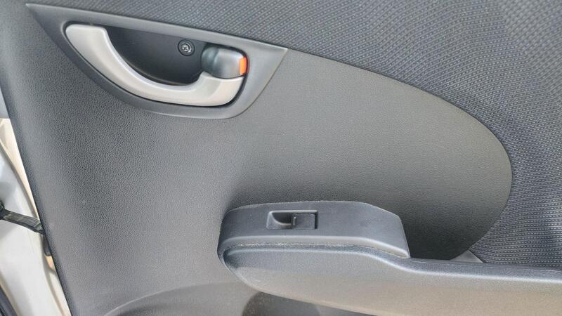 2010 Honda Jazz — photo 36