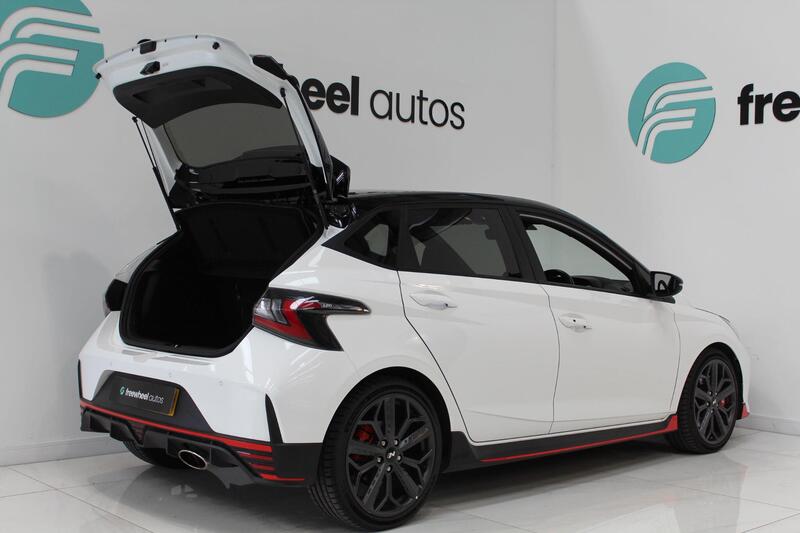2023 Hyundai i20 in White — image 32 of 94