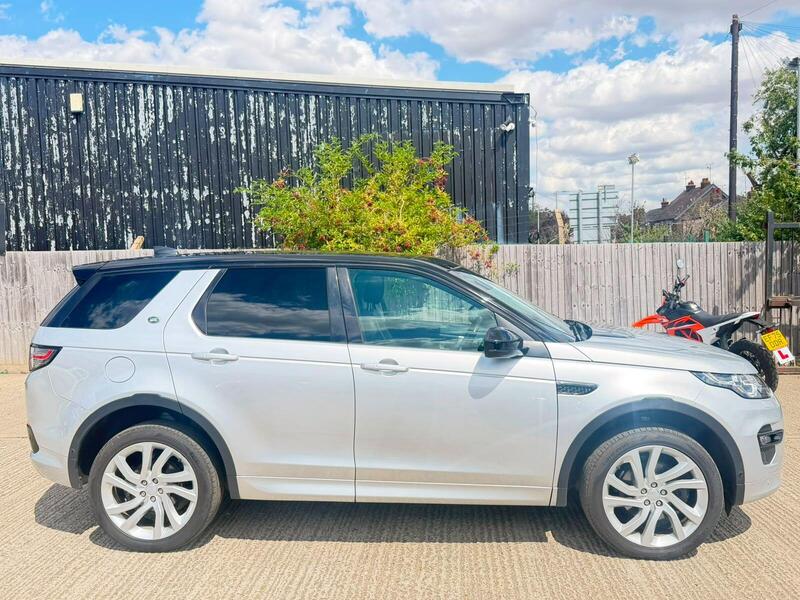 Land Rover Discovery Sport view 7