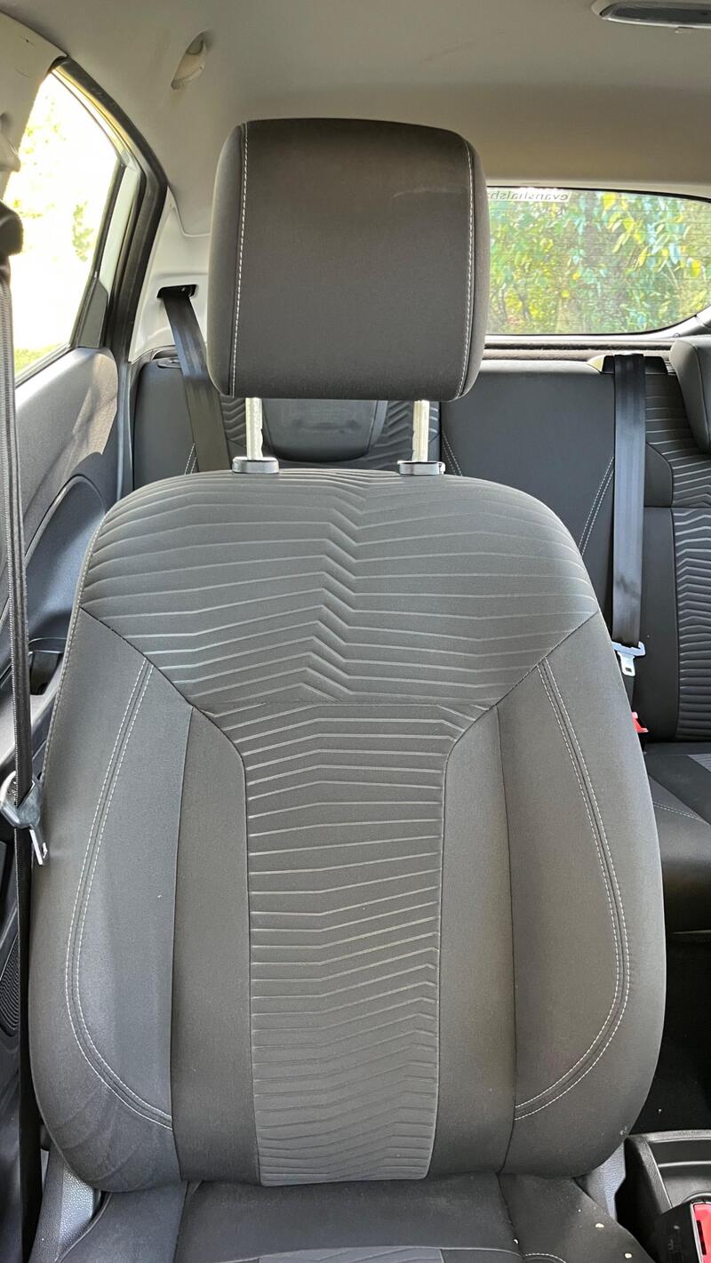 2013 Ford Fiesta — photo 41
