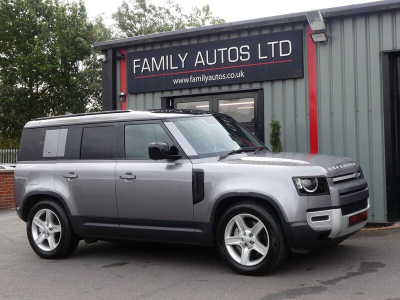 Land Rover Defender 110 view 5