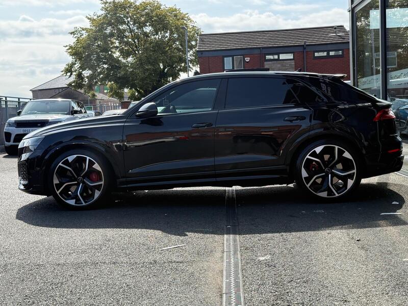 Audi Audi RSQ8 view 5