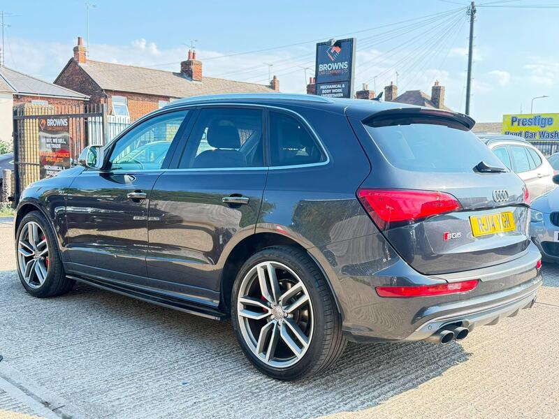 Audi Audi SQ5 view 4