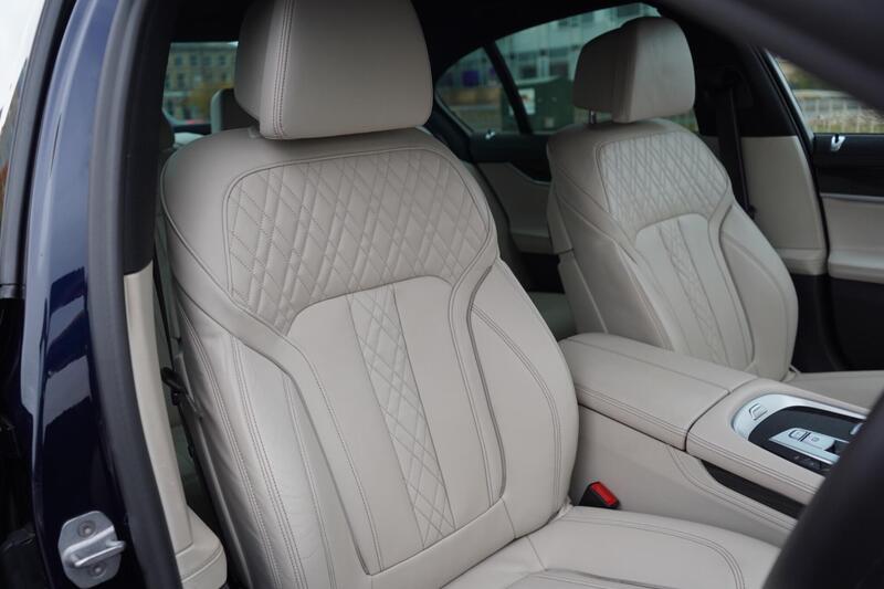 BMW 7 Series view 3
