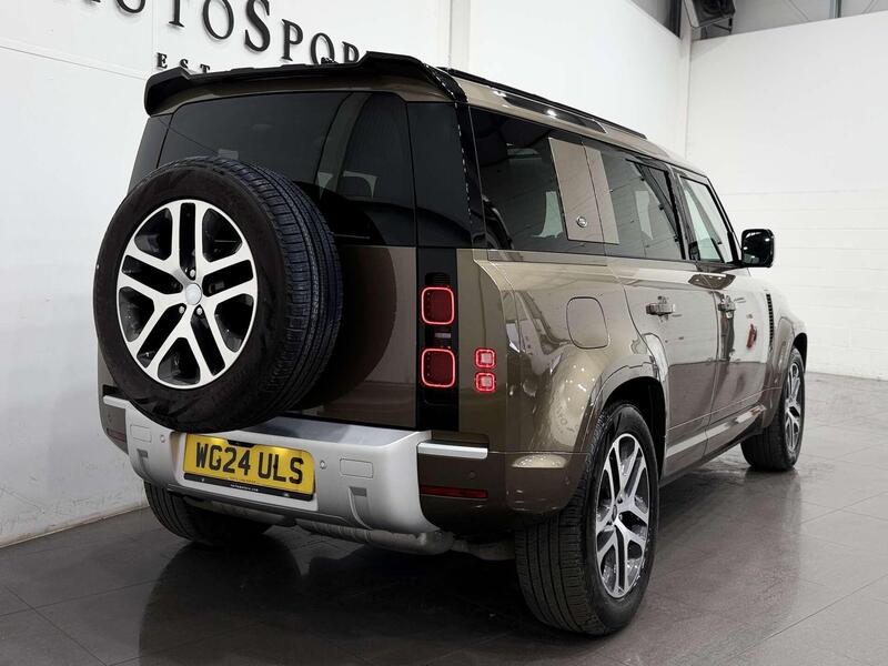 Land Rover Defender view 4