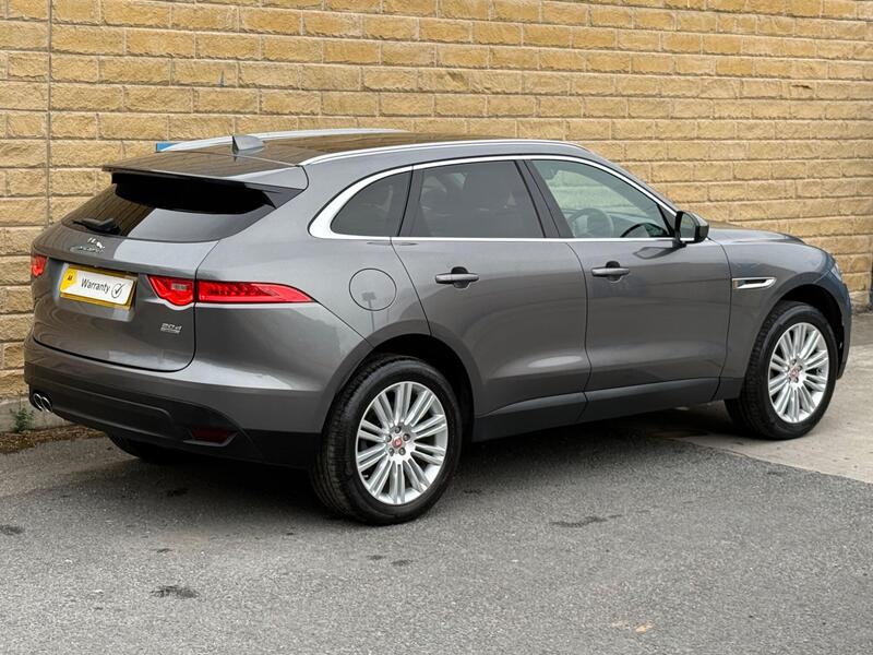 Jaguar F-Pace view 7