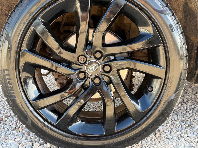 Land Rover Discovery Sport view 2