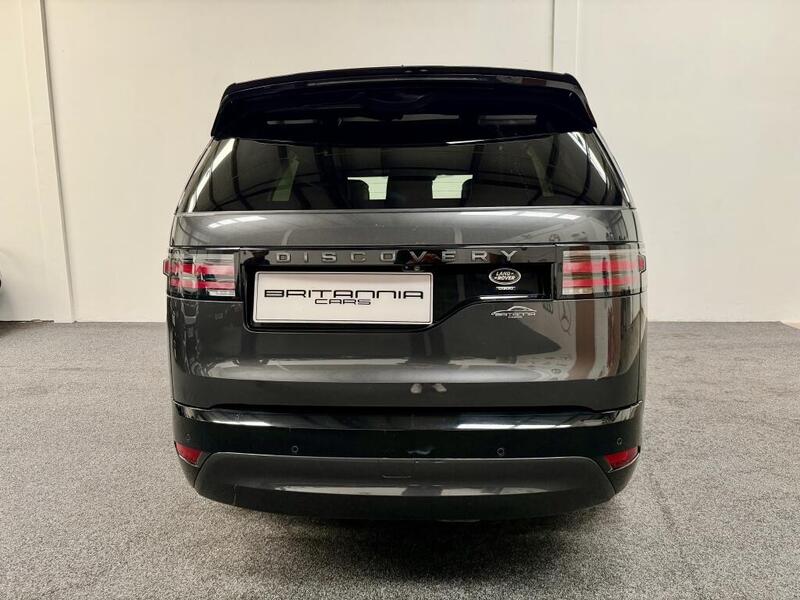 Land Rover Discovery view 5