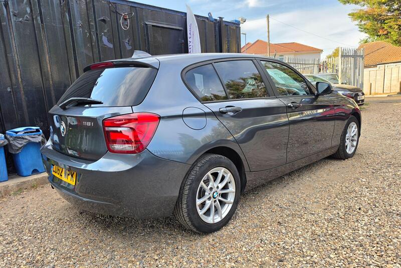 BMW 1 Series 1.6 116i SE Auto Euro 5 (s/s) 5dr thumbnail 9